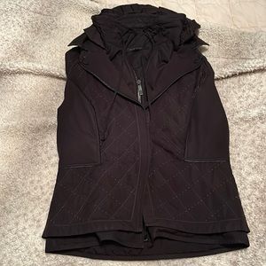 Elie Tahari black vest